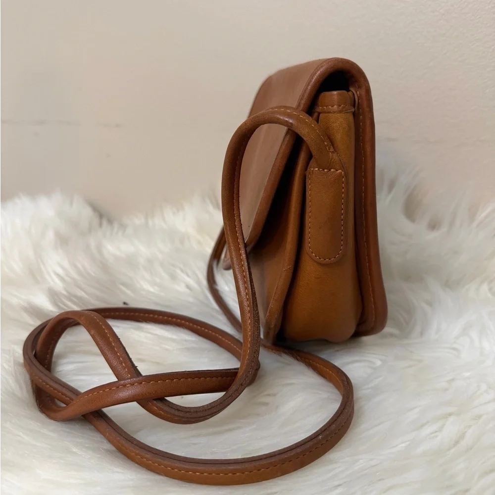 Vtg Coach Megan Tan Leather Crossbody Bag